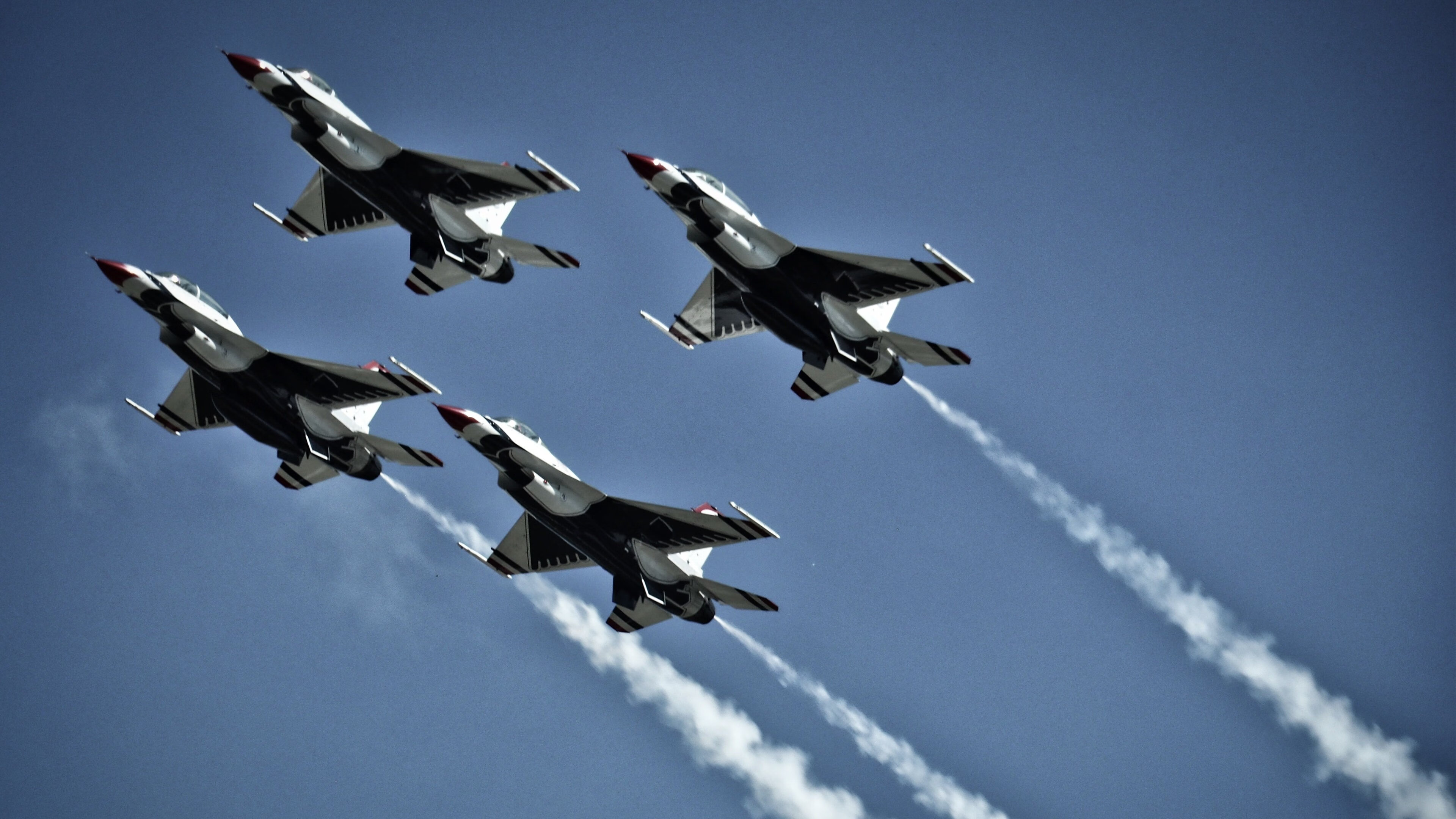 kaiyun官方入口登录-埃弗顿前场拼抢频繁打乱对方部署，埃弗顿中场