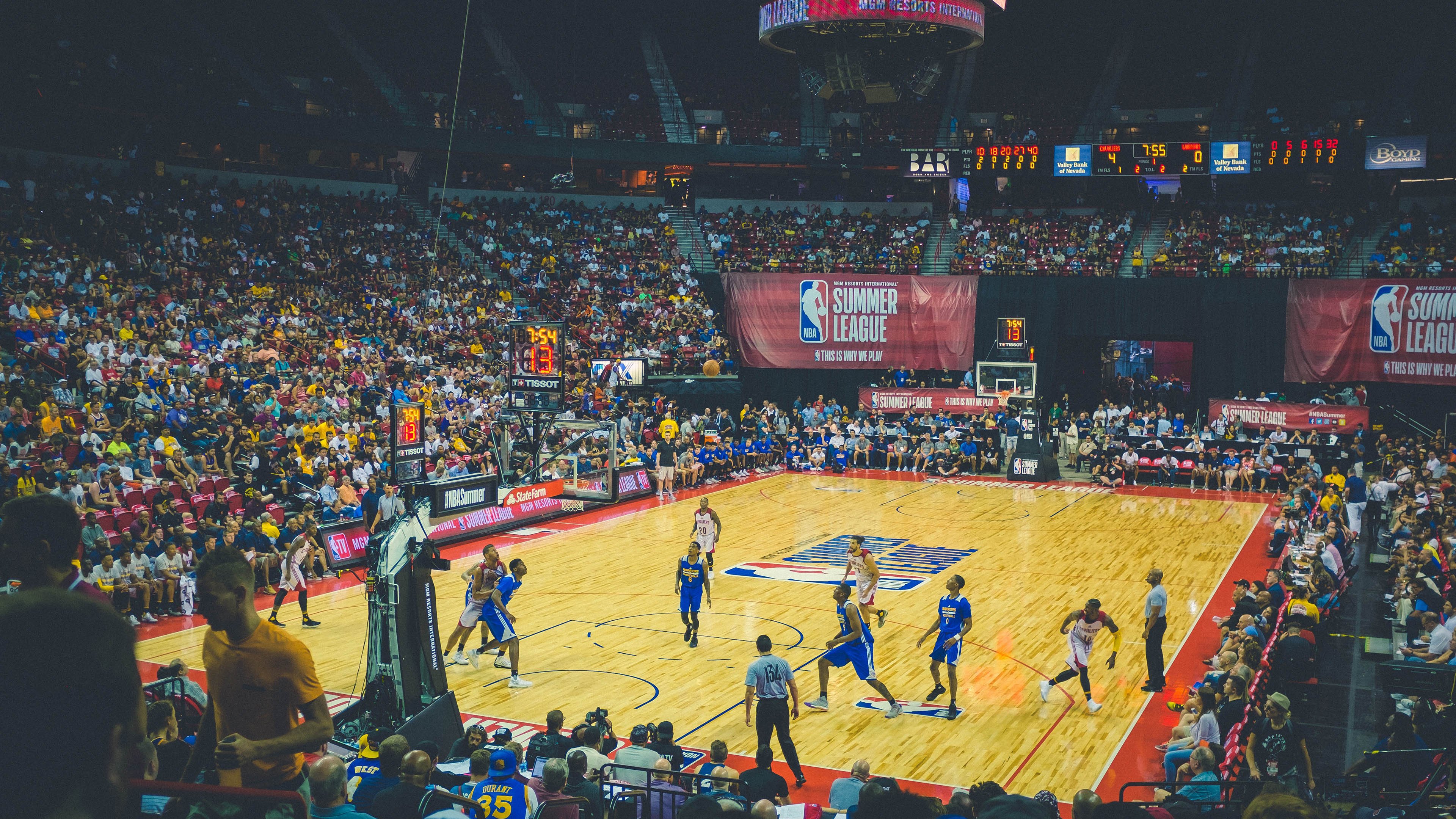 中国篮球为何缺少明星带动联赛热度，为什么中国篮球这么弱